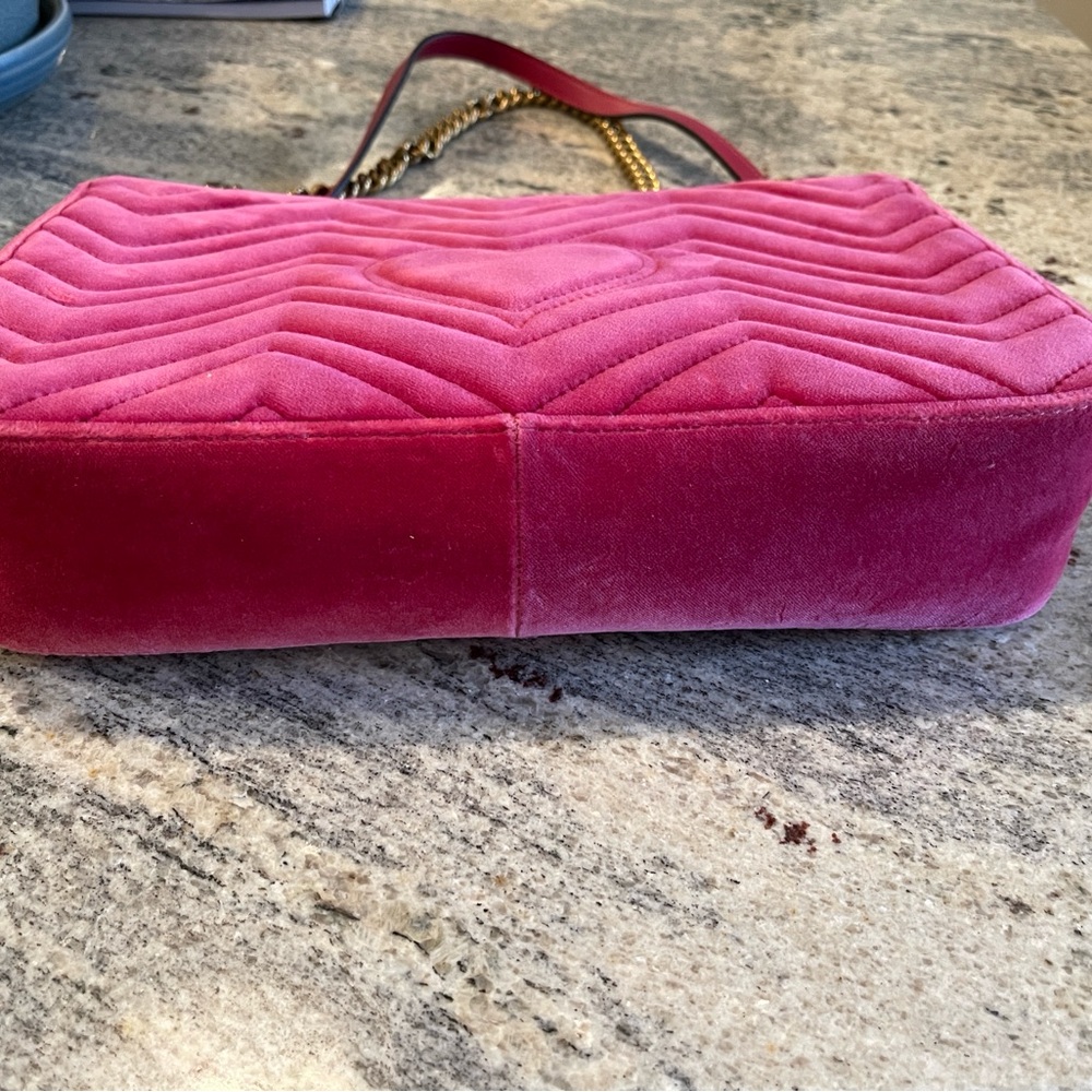 Gucci authentic Vibrant Pink Crossbody Bag with Gold Chain - Picture 6 of 15